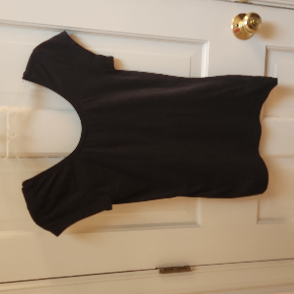 Derek Heart Scoop neck T